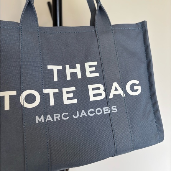 Marc Jacobs | Large Tote - Picture 5 of 11